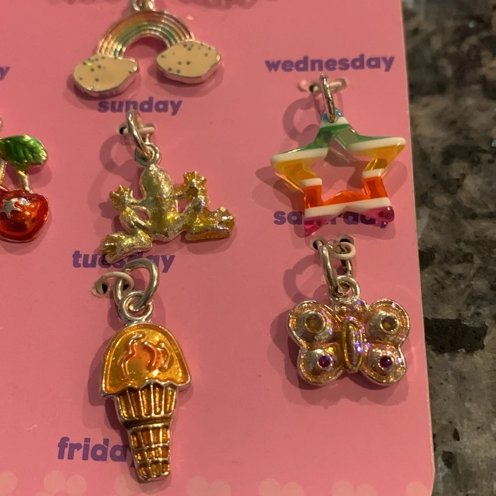🎁NEW Weekly Necklace Girls 7 Charms Change Nickel Free Hypo Allergenic Gift